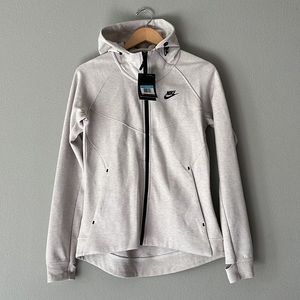 Nike W’s Zip Up sweatshirt, Sz Medium
